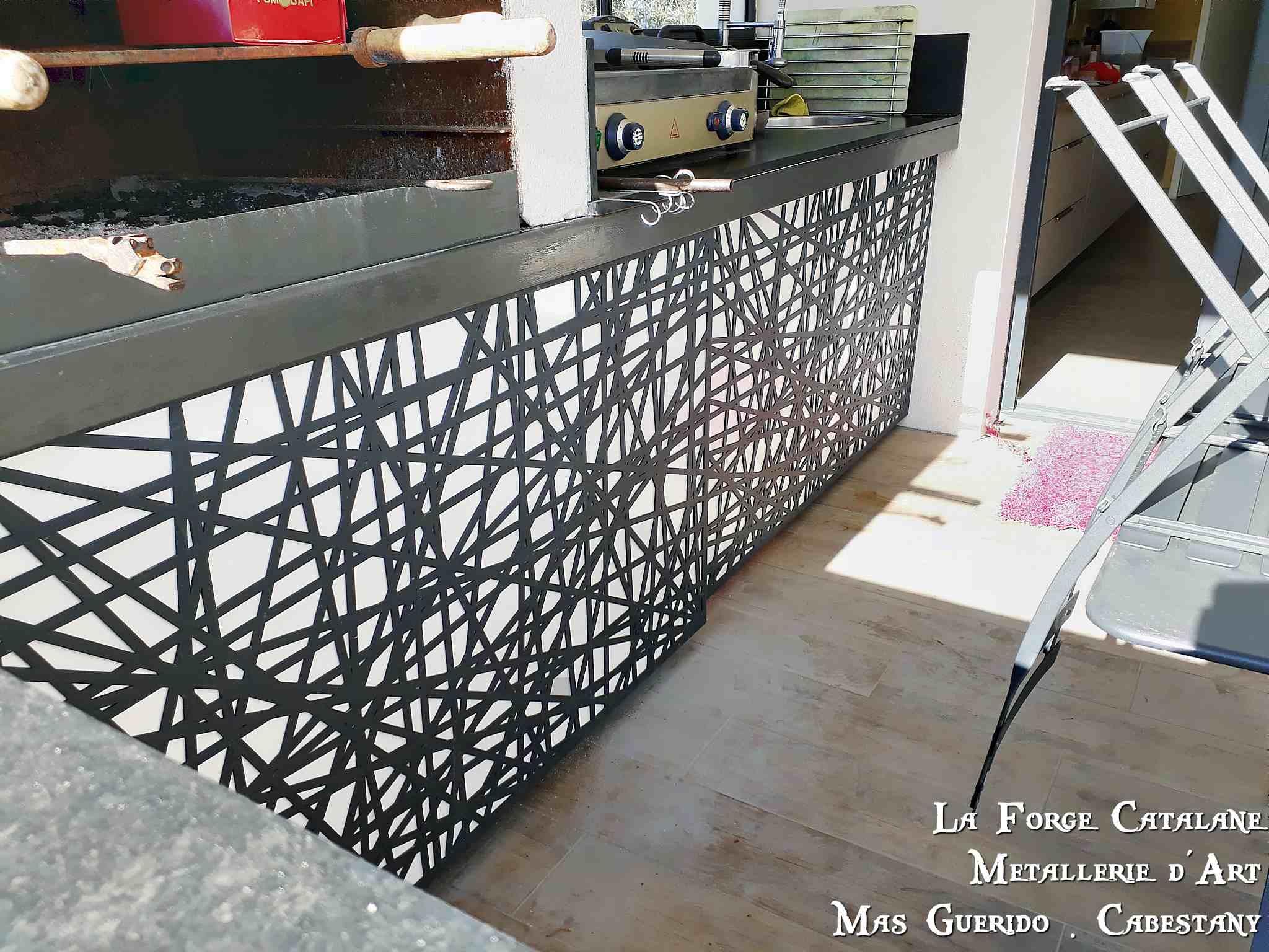 decoupe laser sur porte sous barbecue fer forge catalane (3).jpg